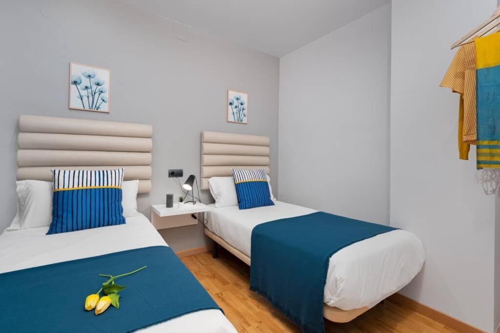 Lodging Apartments Villa De Gracia 2 Bedroom Cozy Apartment Барселона Екстер'єр фото